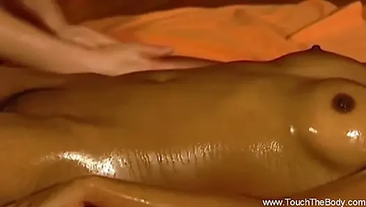 Sinnliches erwachen bei tantrischem massage