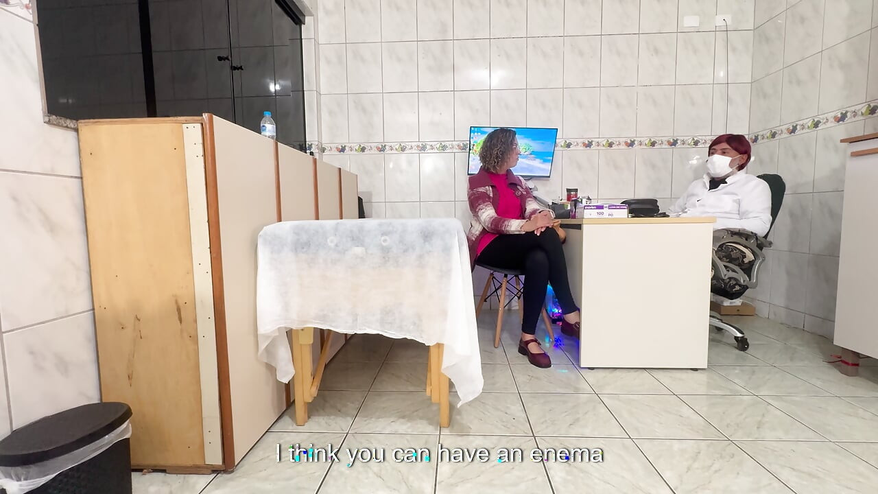 Lekarz powiedział mi, abym użyć korka analnego, więc pozwoliłem mu to włożyć.