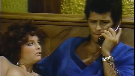 Лесбийские любовницы, облизывающие себя