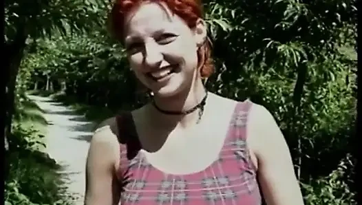 Rothaarige MILF zum ersten mal vor der kamera