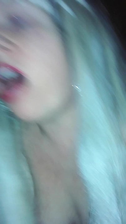 Dancing aroynd in pu k bikini