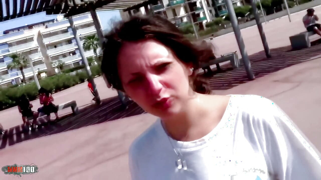 Nathalie Vanadis: Anal jebanie na plaży z Nathalie Vanadis i jej dużymi naturalnymi piersiami