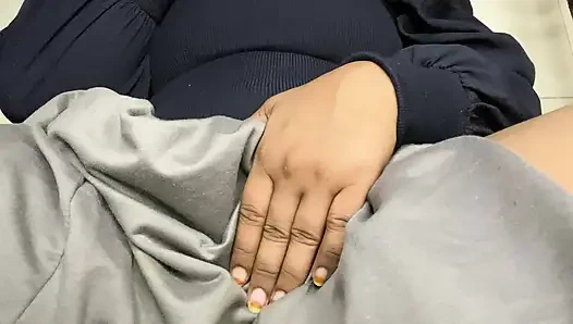 Tamil kız arkadaş konuşurken parmaklarken sekse ihtiyacı var