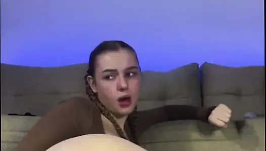 Büyük dildo ile ilk kez anal sikiş