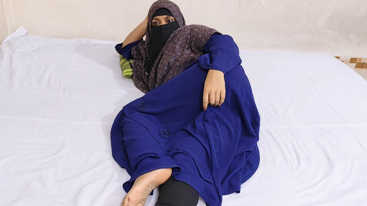 Hijabi MILF India Bangla ibu tiri kali pertama video kongkek. Bahagian_01