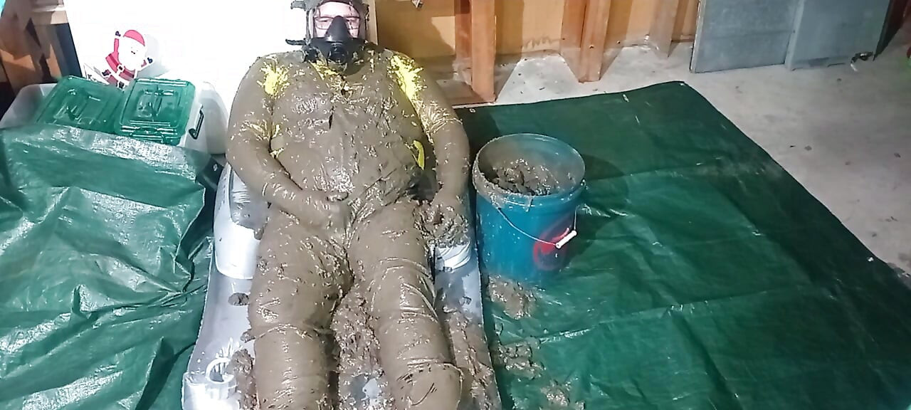Латексний безпілотник Biohazard розмазає грязю