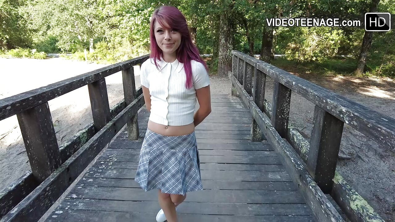 lovely 18 years girl does her first porn casting