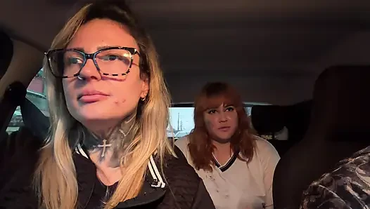 Картонный ебля для была возбуждена, когда увидела нас