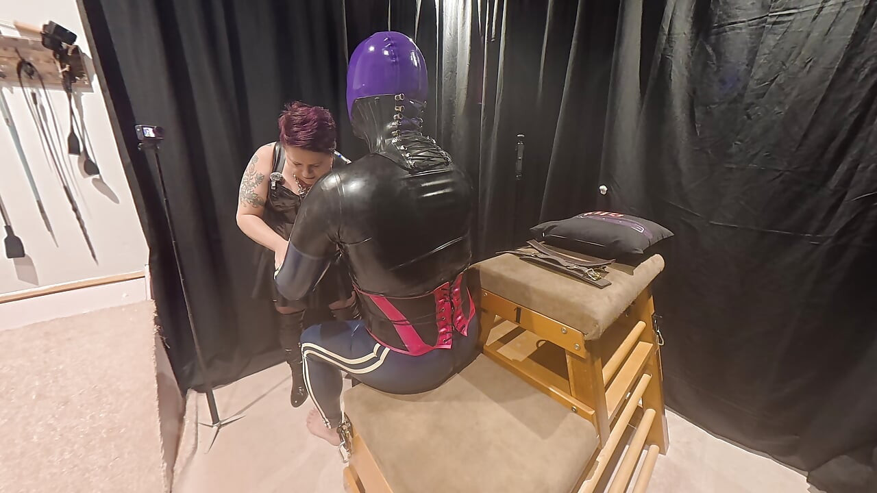 Ristricted Latex első találkozása velem Első rész
