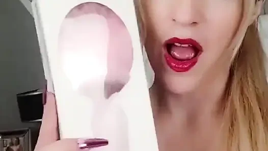 Hai Babies! Aku Lagi Asik Pamer Mainan Seks Baruku untuk VideoKu Selanjutnya!