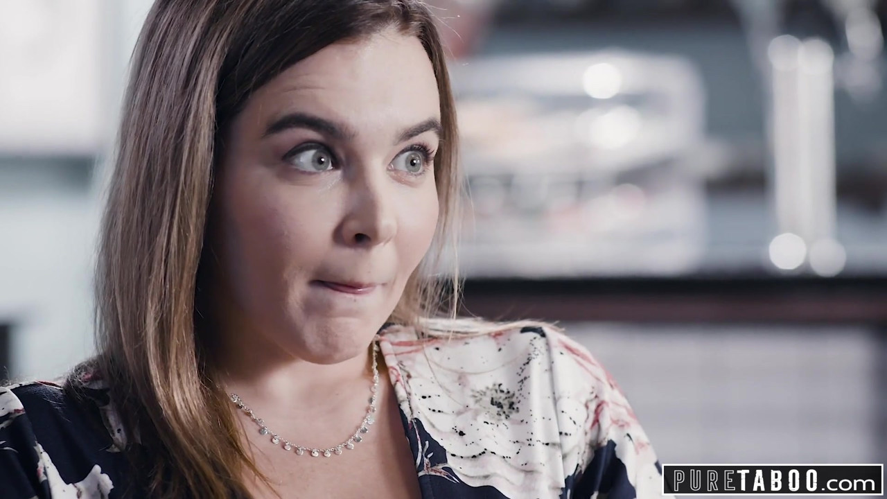 ナターシャ・ナイスは変態カップルにタグ付けさせる