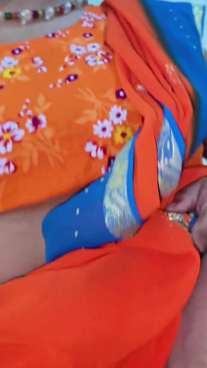 Intense fucking between an Indian 'beautiful mami'. | Clip 1