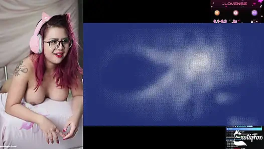 ICH KANN NICHT AUFHÖREN ZU STÖHNEN, WÄHREND ICH JOSHI GLÜCKS-HENTAI AUF MEINER FICKMASCHINE BEOBACHTE