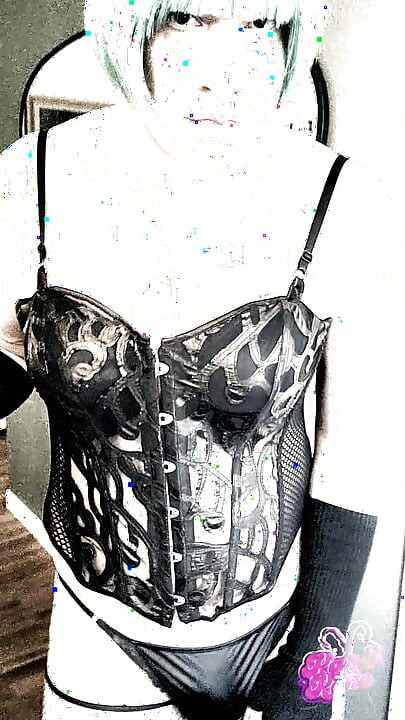 Sissy TS Kandi Cockslut w Gorset i Szpilkach PMV