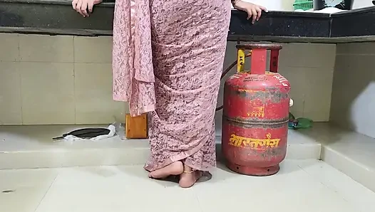 Sari, hüfte, Press navel romantik