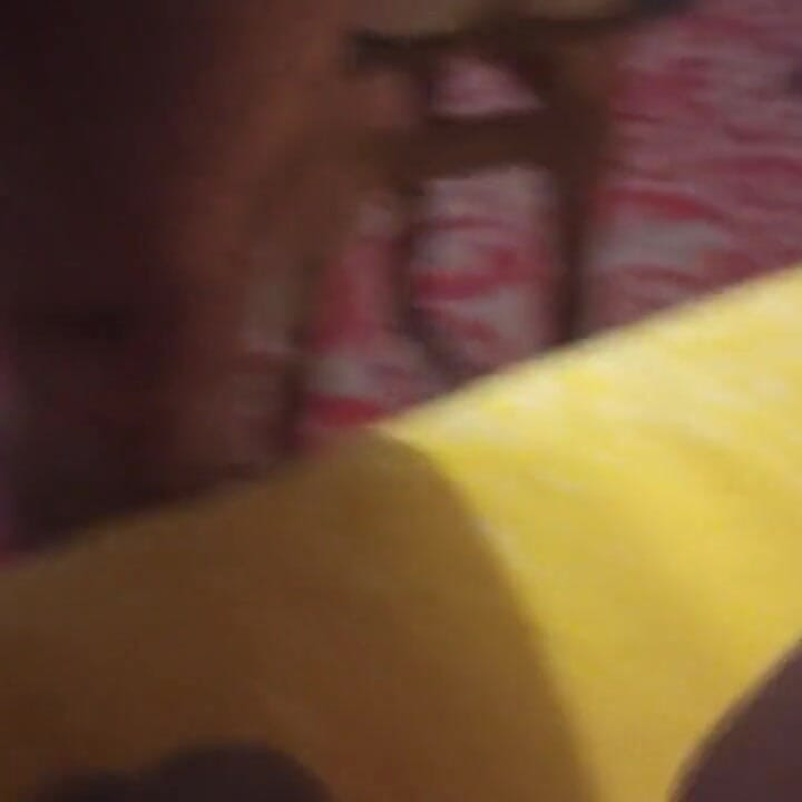 Strapon s mužem u spavaćoj sobi