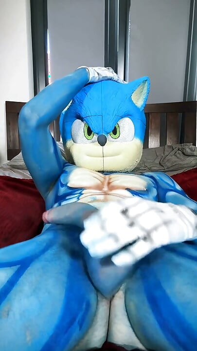 Sonic Fucks Himself with a Dildo