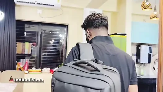 Kıllı amcığımı bir yabancıya tıraş yaptırıyor