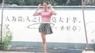 Chińska dziewczyna po amputacji