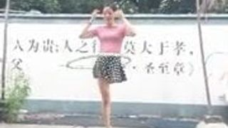 chinese amputee girl