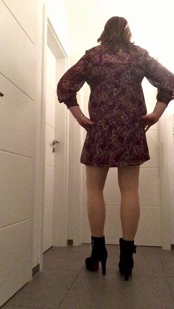 Nicki-Crossdress in her new Summer-Dress, Pantyhose & Boots