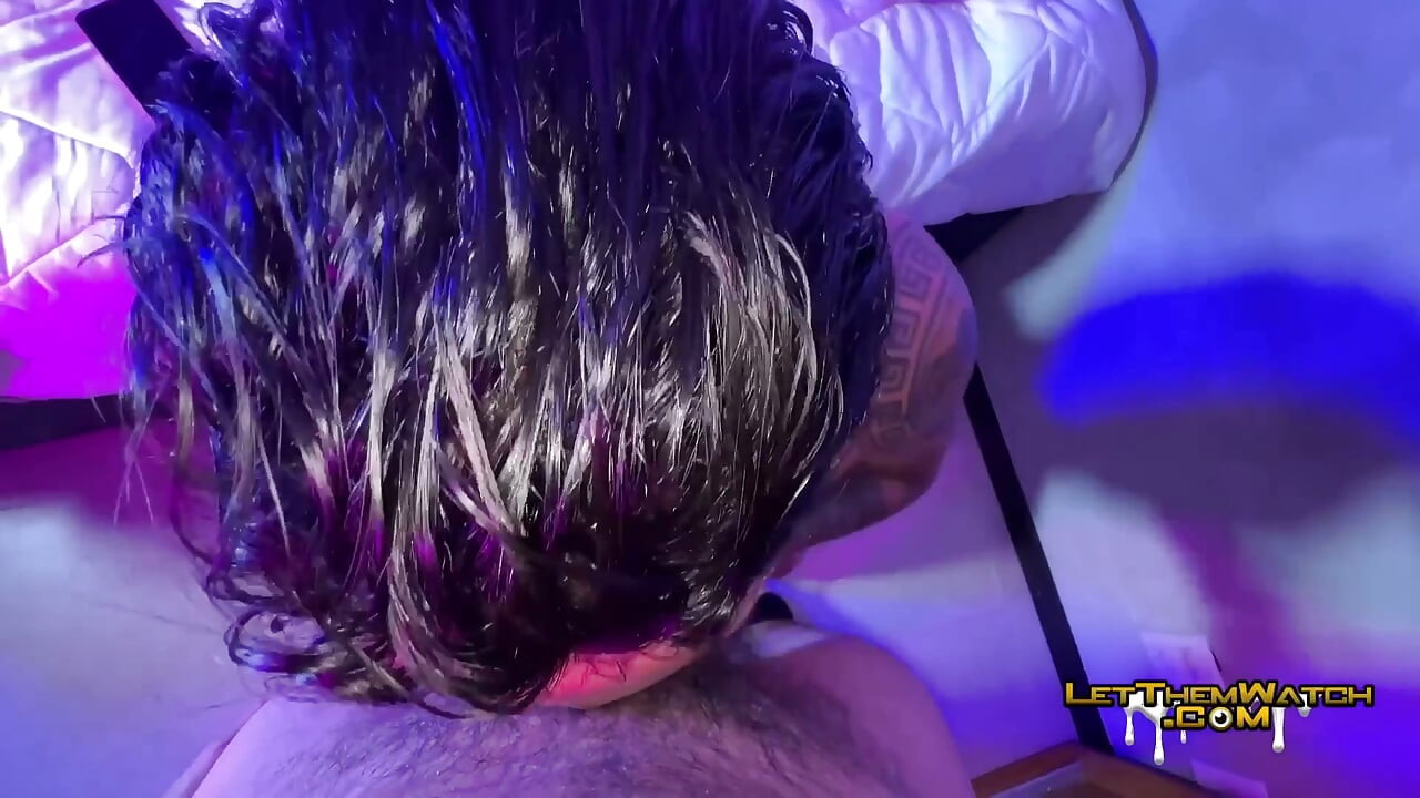 Big Dick Latino Breeds Muscle Bottom Bareback!