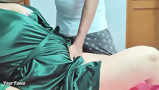 Tania bhabhi kepergok masturbasi dan devar ngentot habis-habisan