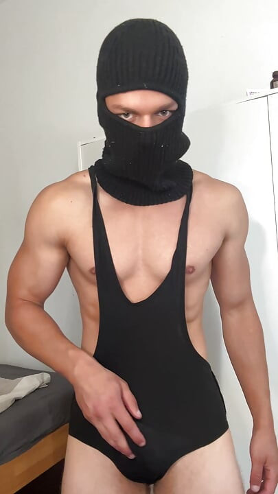 Kaslı sıkı bir bekarla azdırıyor