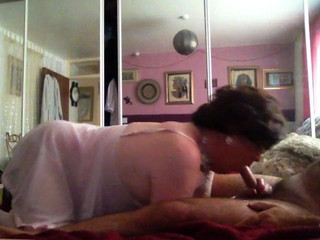 xdresser sucking cock