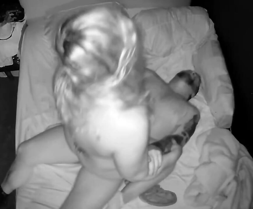 PUCHIS CURVY MILF GETS FUCKED HARD REAL HOMEMADE SEX