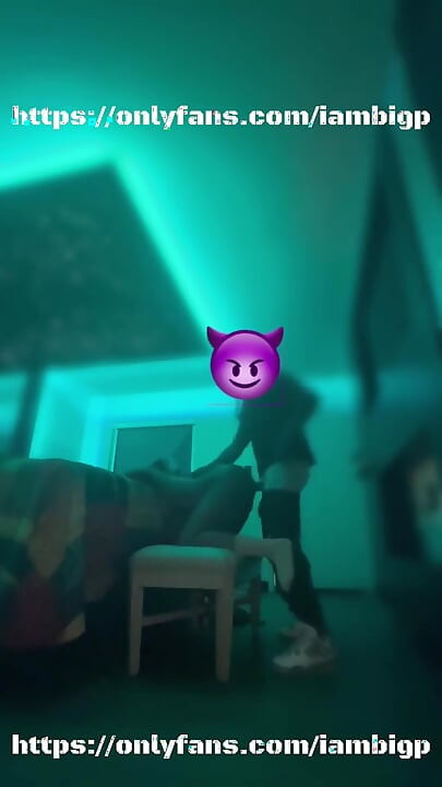 She Likes to Twerk Before Getting Fucked