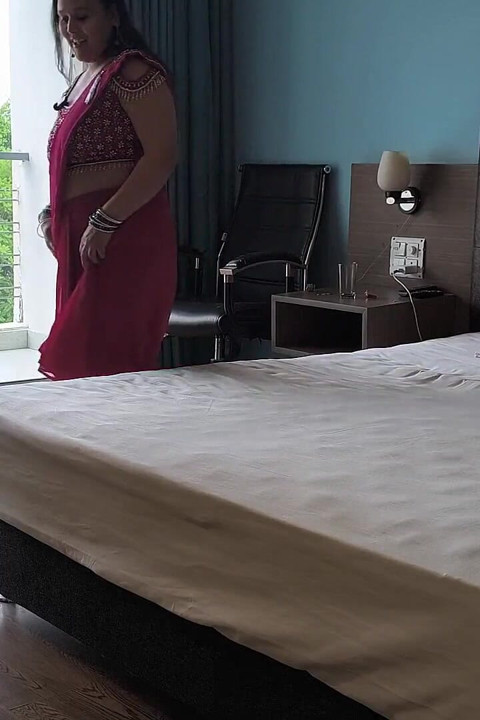 Indian Hot MILF Fuck Doggy Position on Bed