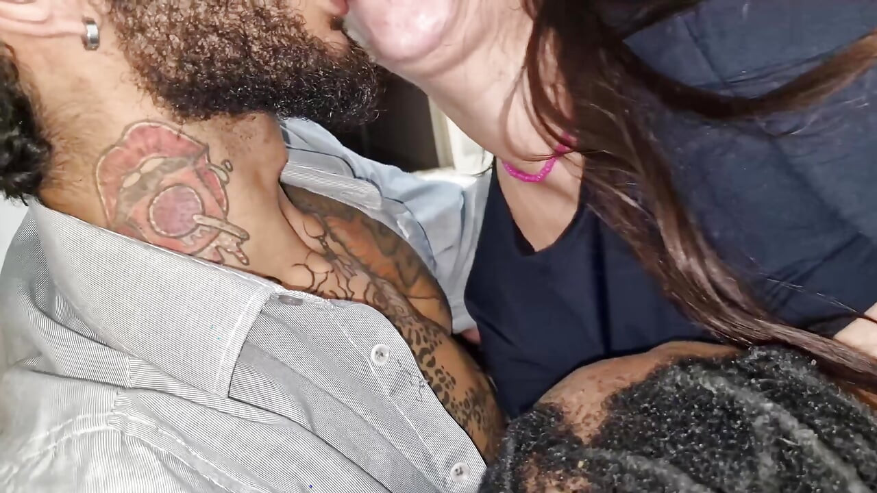 fodendo gostosas essas duas branquinhas safadas dp e anal