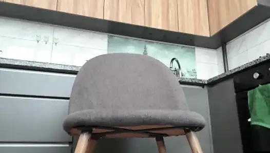 Extreme squirting with secretary jucielussie