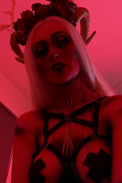 Minthe Demon isisava i jebe dušu iz tebe