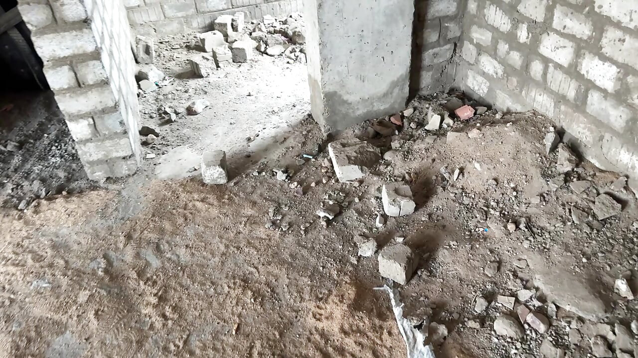 Outdoor sex in under construction building with cute girl, tight pussy sex