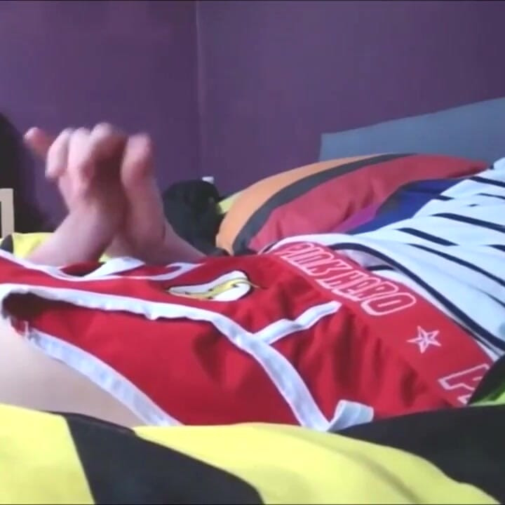 슈퍼 히어로 속옷에 사정하는 새미 앤드류스