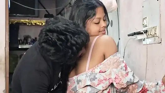 Bintang modern desi gawri nibba lagi asik sama istrinya sudeepa (audio bahasa india)