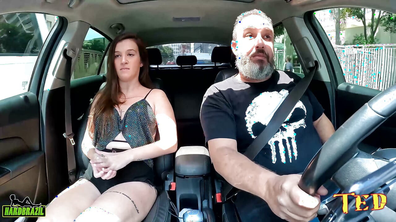 Incluso el hombre ciego puso la mano en la chica guapa en el tráfico dentro de la atracción - Melissa Imola