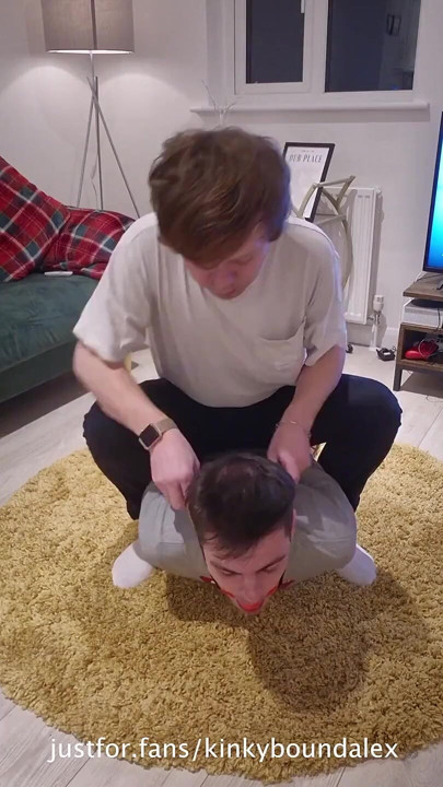 Hogtied e esquerda para a luta