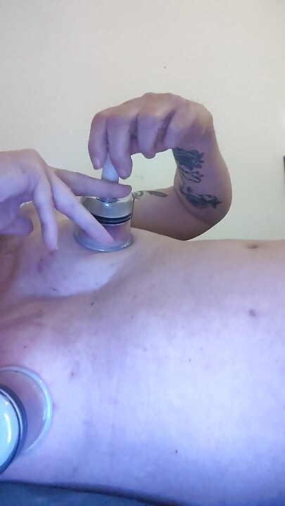 Kesakitan memberikan saya susu