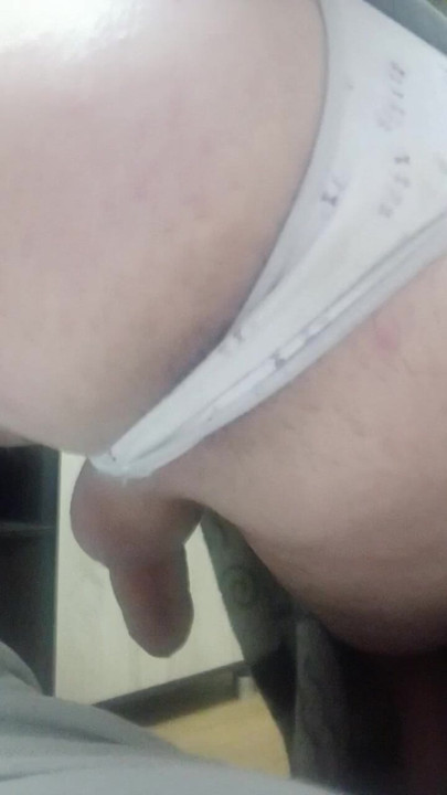 Who want sniffing my pants???