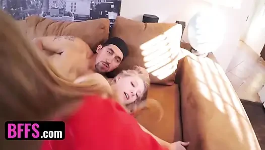 BFFS - две симпатичные девушки Sydney Cole и Moriah Tyler Recieve шаловливые подарки в ящиках от извращенных чуваков