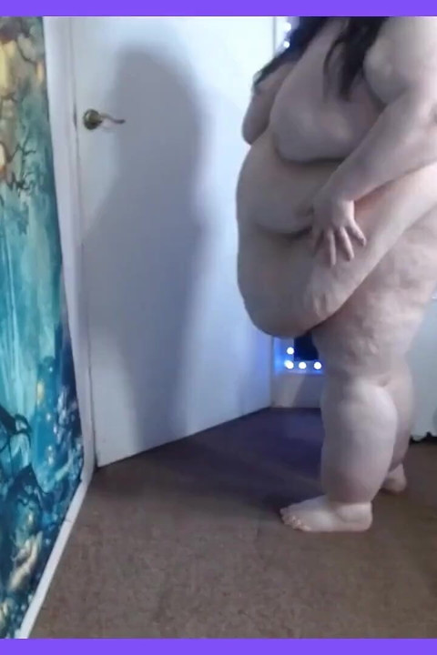 SSBBW Crawling on the Floor