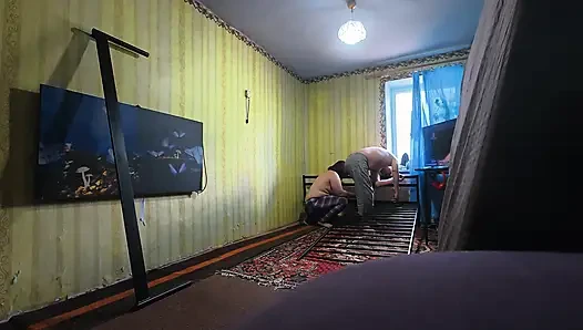 Di balik layar, tanpa editan. Kami sedang membangun tempat tidur seks baru