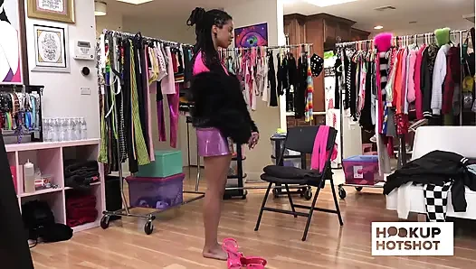 Bts - pantat bahenol kira noir si cewek cantik digodain sama bryan gozzling!