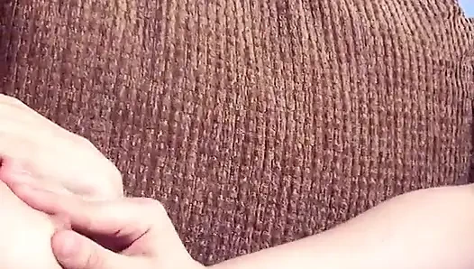 Kıllı beyaz adam lezbiyenler kanepede sikişiyor