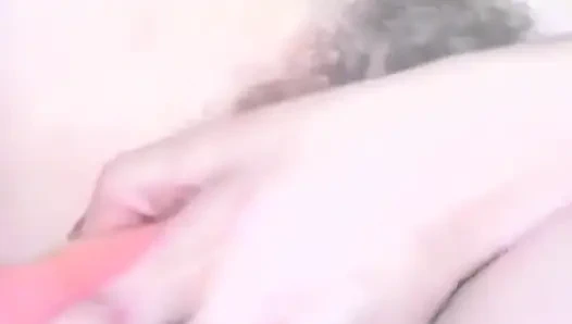 Cewek mesum rambut pirang lagi asik ngentot memeknya pakai dua dildo