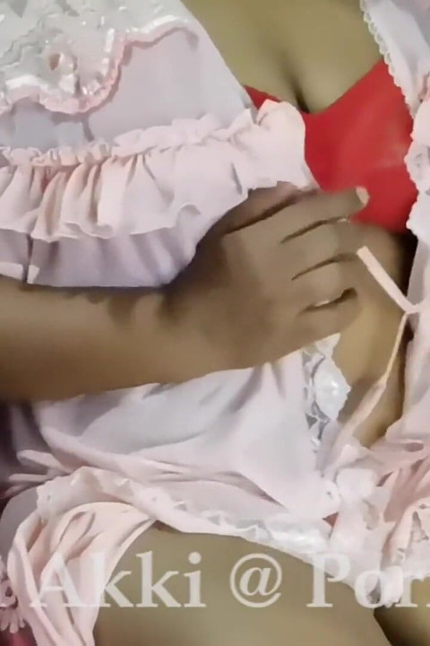 Sri Lankan Mature MILF Web Cam Sex Fun with Her Boyfriend