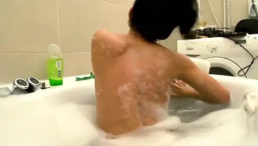 Si cewek sange mia diamond yang lagi kencing - adegan #01